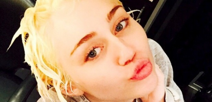 El particular saludo de Miley Cyrus a Justin Bieber: Está de cumpleaños