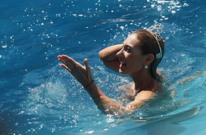 A cinco años de su reinado: Andrea Dellacasa reveló secretos de su sexy piscinazo en Viña