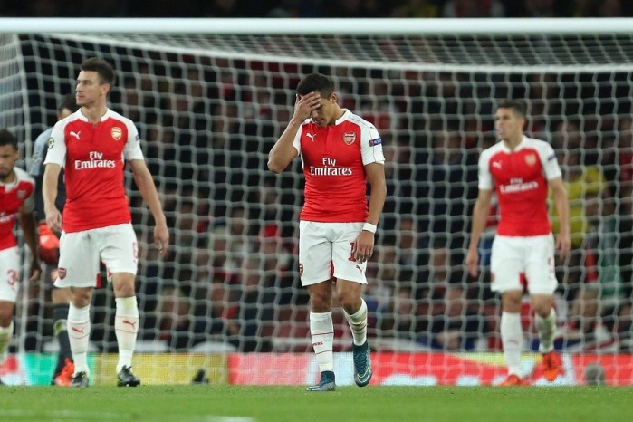 Arsenal y Manchester City se alejan de la Premier League