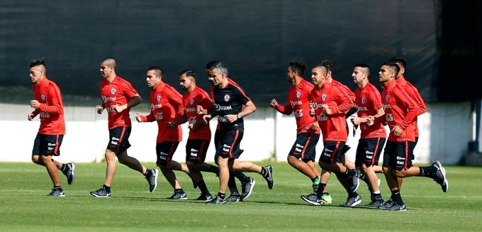 Juan Antonio Pizzi dirigió su primera práctica al frente de la 'Roja'