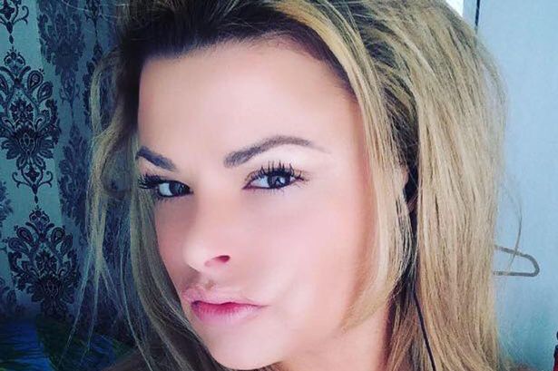 Modelo agredida con vaso en su rostro compartió crudas fotos para advertir a otros