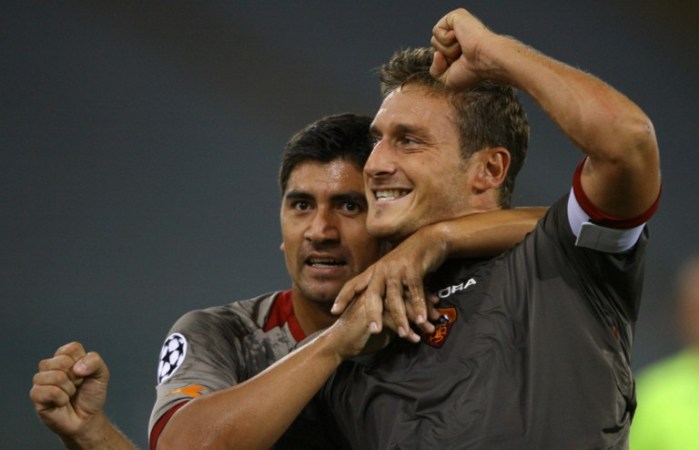 Los memes que dejó la curiosa petición de David Pizarro a Francesco Totti