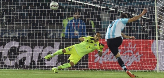 ¿Mala onda? El trolleo que le jugaron a Higuain a las afueras del Estadio Nacional