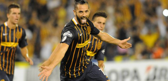 Atacó Murphy: Larrondo se lesionó y no podrá debutar con La Roja