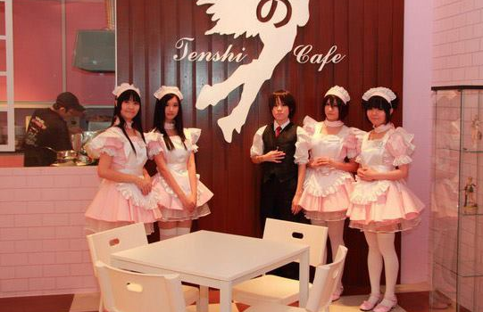 El próximo 9 de abril abrirá en Santiago café donde atienden 