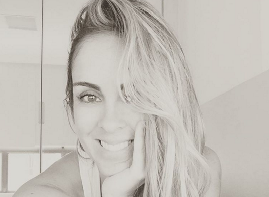 Maura Rivera expresa preocupación por los primeros días de colegio de su hijo en Brasil