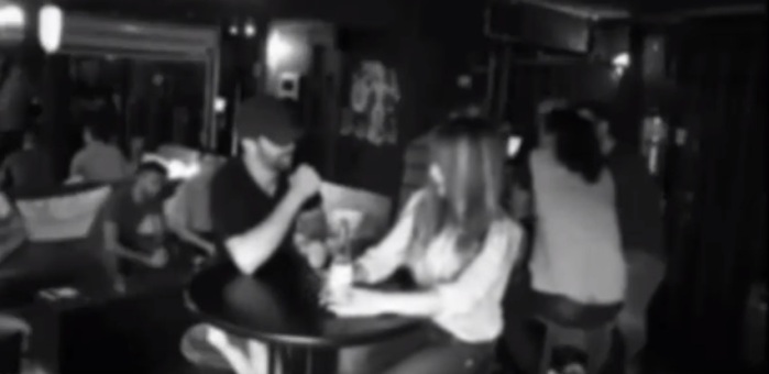 Tres hombres acosaron a una mujer en un bar israelí y se llevaron una dolorosa sorpresa