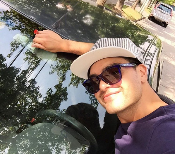Nelson Pacheco comparte foto de su nuevo auto... y después la borró