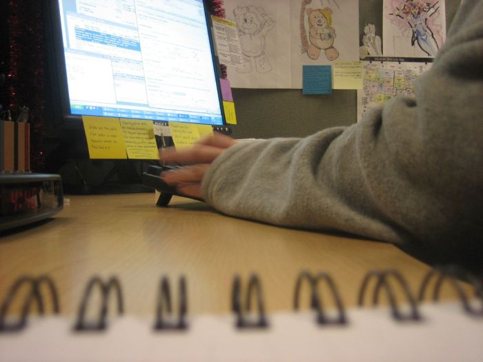 6 consejos que debes seguir si pasas todo el día frente a un computador