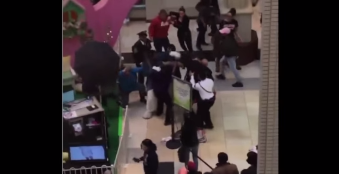 Conejo de Pascua protagonizó violenta pelea en un mall estadounidense