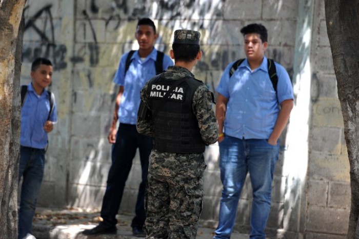 Pandillas esclavizan a niños y mujeres en El Salvador