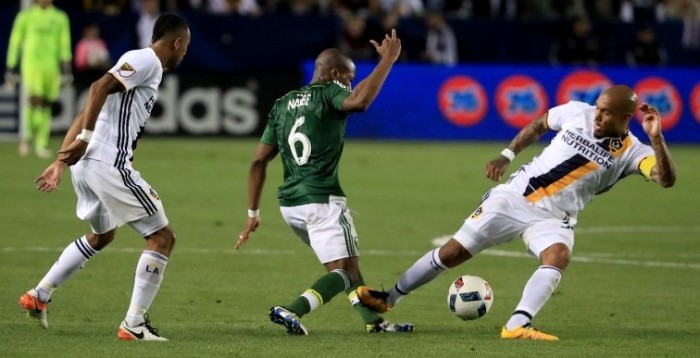 Lo hizo de nuevo: Nigel de Jong y otra criminal patada