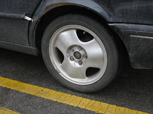 Adolescente le quebró las piernas a ex polola tras atropellarla dos veces en Calama