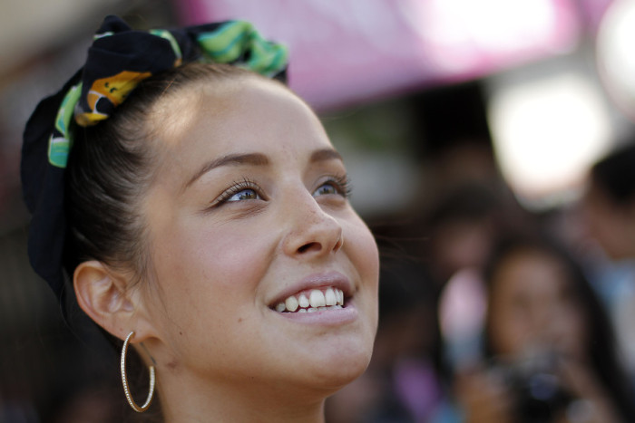 Denise Rosenthal protagoniza sensual portada para la revista Nueva Mujer