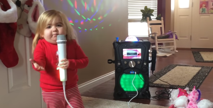 La valiente lucha de Audrey, la tierna niña que se tomó las redes sociales