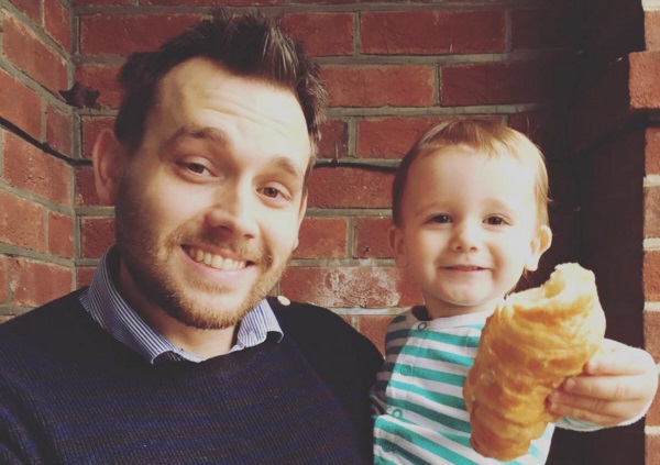 La honesta polera sobre parentalidad que saca aplausos en redes sociales