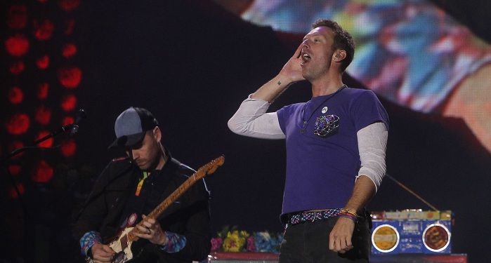 Coldplay bromea en Twitter con fanático 'aburrido' durante su concierto en Chile
