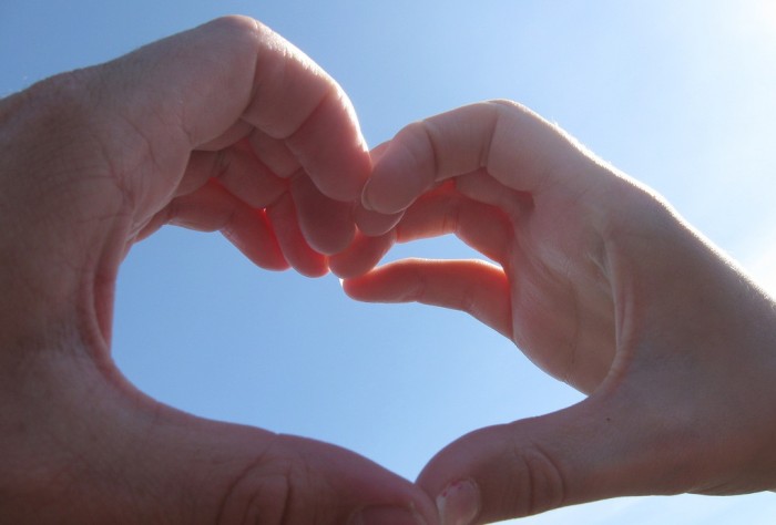 Hijo halla conmovedora nota de su padre a su esposa luego que él muriera