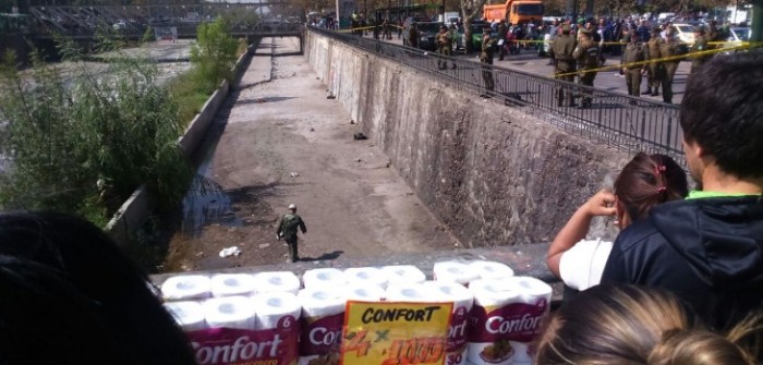 Carabineros indaga hallazgo de feto en río Mapocho: fue encontrado por transeúntes