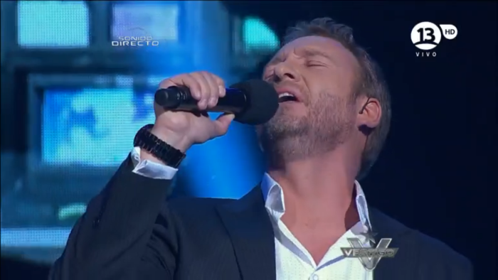 Tuiteros lo destrozaron: El desafinado canto de Martín Cárcamo en 'Vértigo'