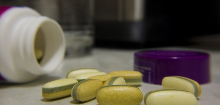 Detienen a mujer acusada de intentar asesinar a sus 3 hijos con medicamentos