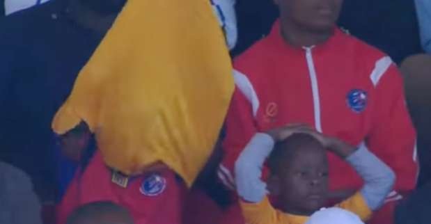 En simple: Este es el peor hincha del mundo