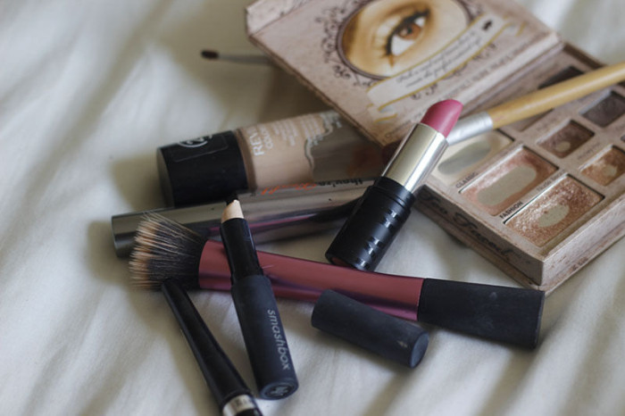 Nieta utilizó técnicas de maquillaje en su abuela de 80 años y el resultado es impactante