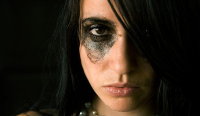 ¡Usted no lo haga! Seis errores de belleza que te harán ver mucho mayor de lo que eres