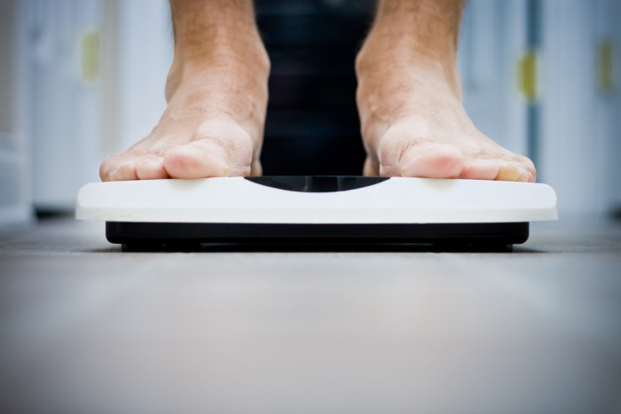 ¿De día o de noche? Especialista aconseja a qué hora es mejor pesarse... y la frecuencia