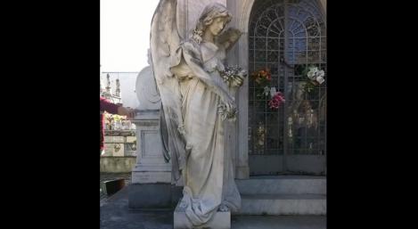 Fantasma de niño dentro de un cementerio aterra a estudiantes uruguayos