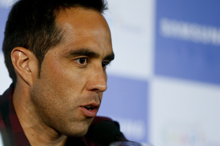 Medio español denuncia que Claudio Bravo recibía parte de su sueldo en paraísos fiscales
