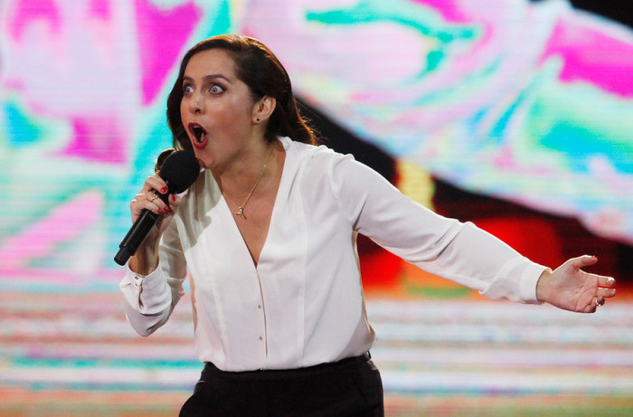 Natalia Valdebenito retó al público que pifió a teloneras en la Cumbre del Humor
