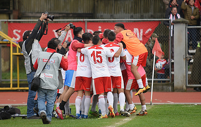 Deportes Valdivia es campeón de la Segunda División y asciende a Primera B