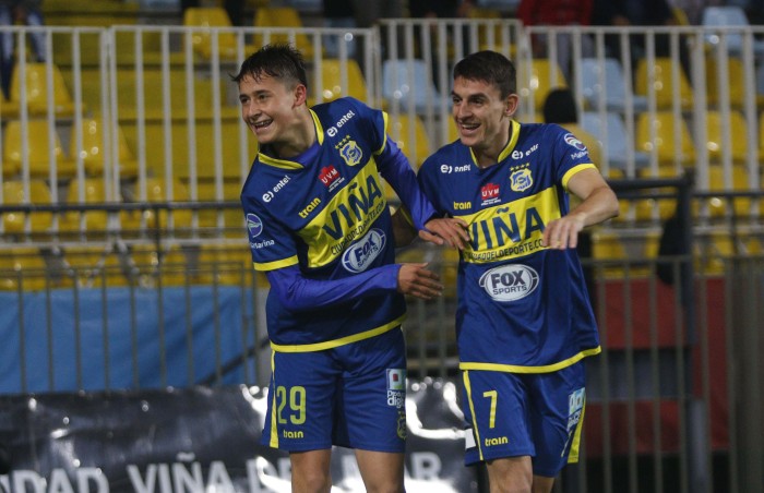 Everton superó a Pto. Montt en Viña y quedó a las puertas del ascenso