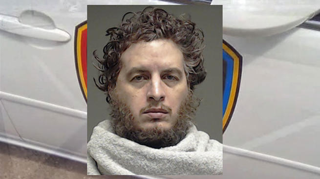 Hombre arrestado luego de asesinar a su pareja y subir fotografía a Facebook