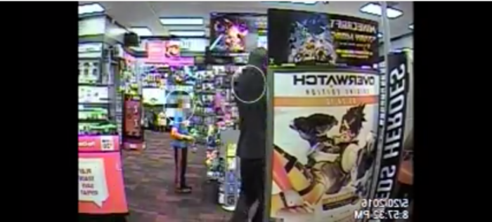 La temeraria acción de un niño de 7 años contra hombre que asaltaba un local