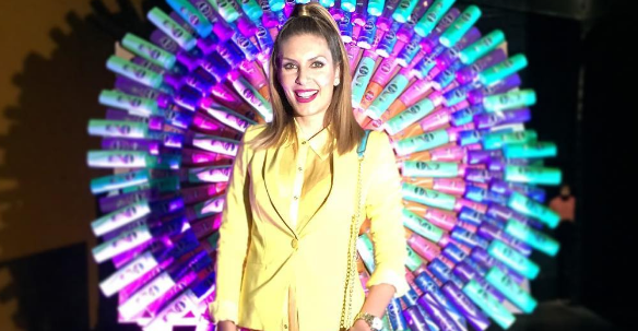 Eugenia Lemos se tomó vacaciones: viajó a Isla de Pascua junto a Matías y su perrito León