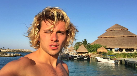 ¡Todo un galán!: Así lucía el chico reality Joaquín Méndez en su breve paso por 