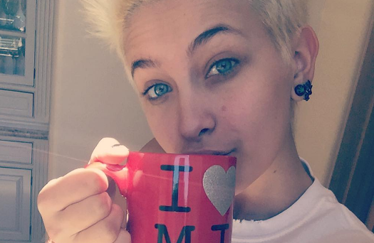 El verdadero motivo por el que la hija de Michael Jackson tiñó su pelo calipso