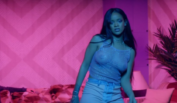 Revelan video de alocada noche de Rihanna en un club de strippers