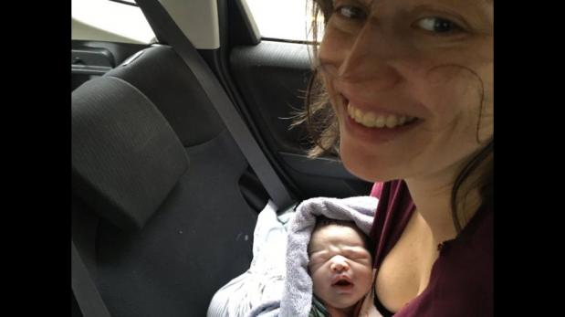 Mujer da a luz en auto Honda y pide a la marca uno nuevo: esto le respondieron