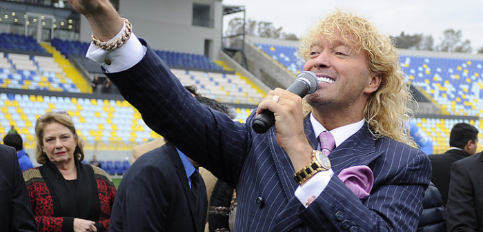 Leonardo Farkas lanzó millonario concurso para celebrar el Día del Padre