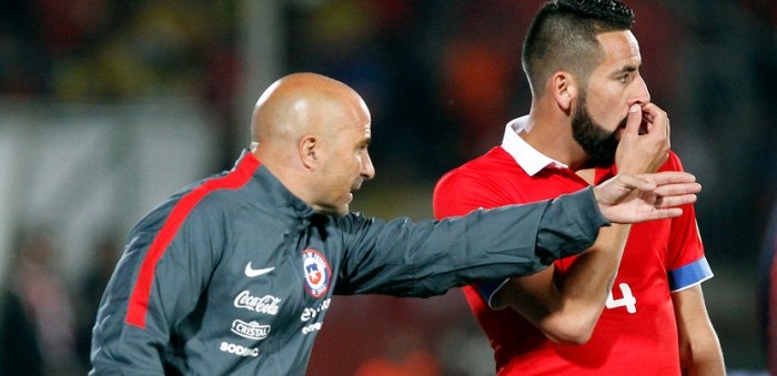 Jorge Sampaoli y Mauricio Isla podrían reencontrarse en el Sevilla