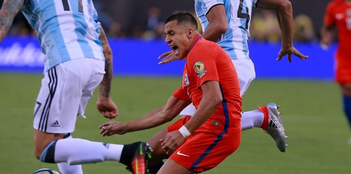 ¡Ouch! Alexis Sánchez compartió foto de cómo quedó su tobillo tras la final