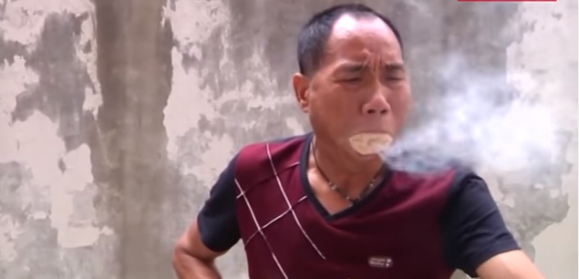 Maestro de Kung Fu sorprende con literalmente encendido truco
