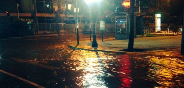 Suspenden restricción vehicular por grave inundación que afectó a servicios de Metro