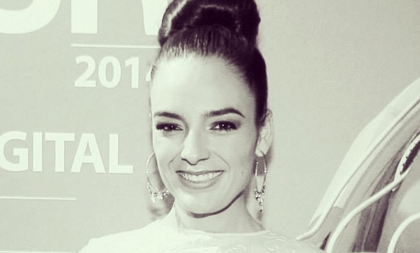 Janis Pope anunció en Instagram su primer embarazo con tierna foto dedicada a su novio