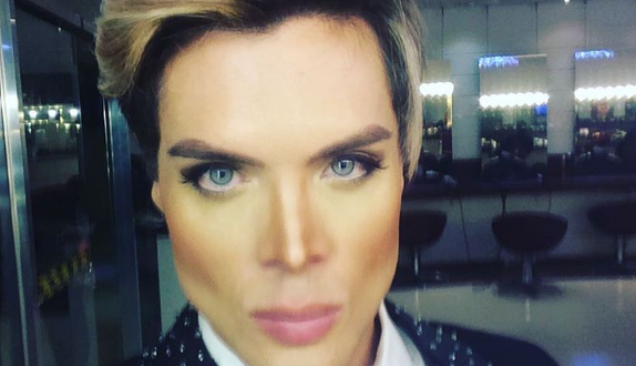 Conoce al nuevo Barbie Humano que quiere sacarse 4 costillas para ser igual a su 'ídolo'