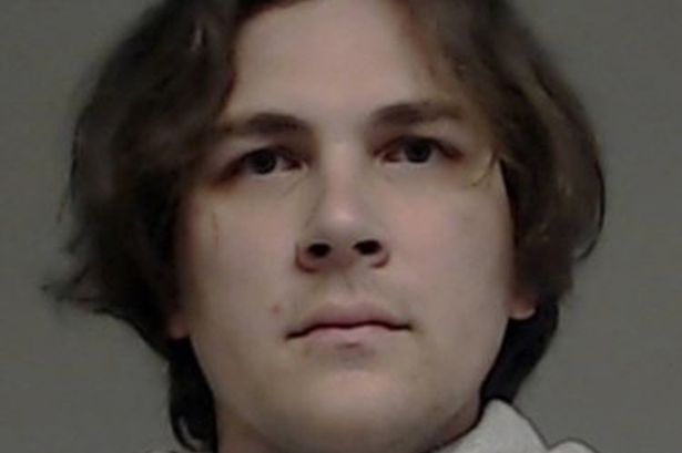 Intentó resucitar a su bebé poniéndola en refrigerador tras dejarla horas en auto ardiendo