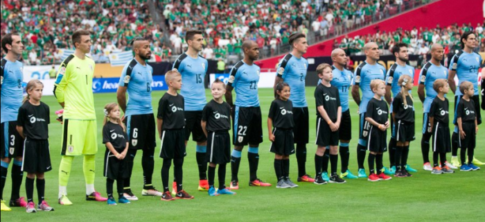 Los memes que dejó cambio de himno en Copa América: tocaron el chileno en vez del uruguayo